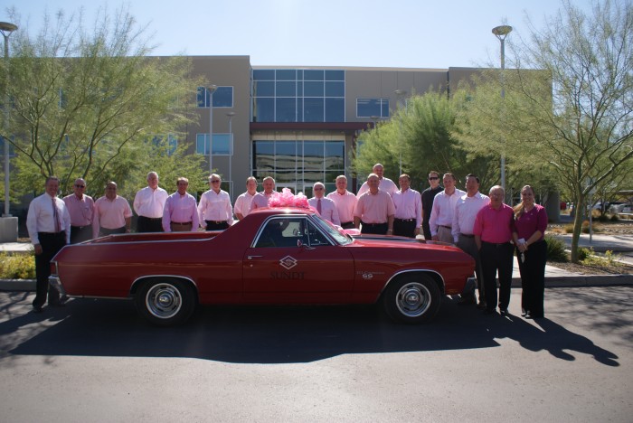 Sundt managers in pink