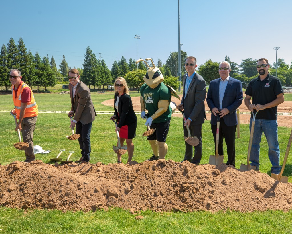 Sundt Preconstruction Sr. Project Manager Dave Downey, Project Manager Sean Falvey, Building Group President Teri Jones, Sacramento State Mascot Herky, Sundt Project Executive Mike Mielcarek, Sundt CEO Mike Hoover, and Sr. Project Superintendent Rob Petrakovitz